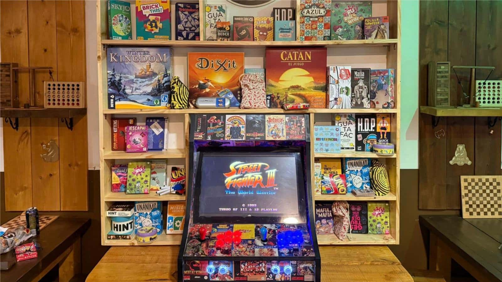 π² NOCHE SOCIAL DE JUEGOS DE MESA Juega, bebe algo y conoce gente nueva