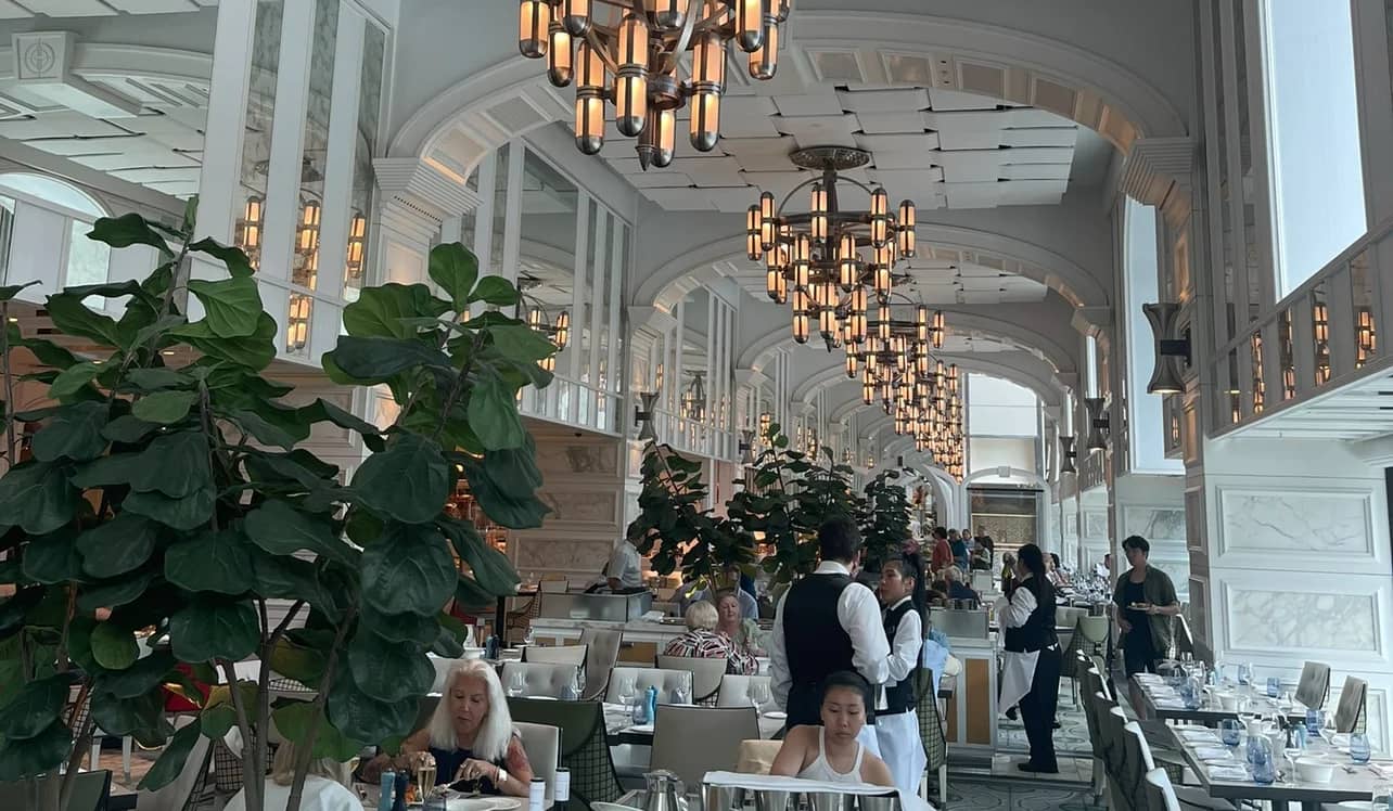 Tuesday Radiant Women’s Buffet Lunch @ Conservatory Crown 3000 💓🥂🍾
