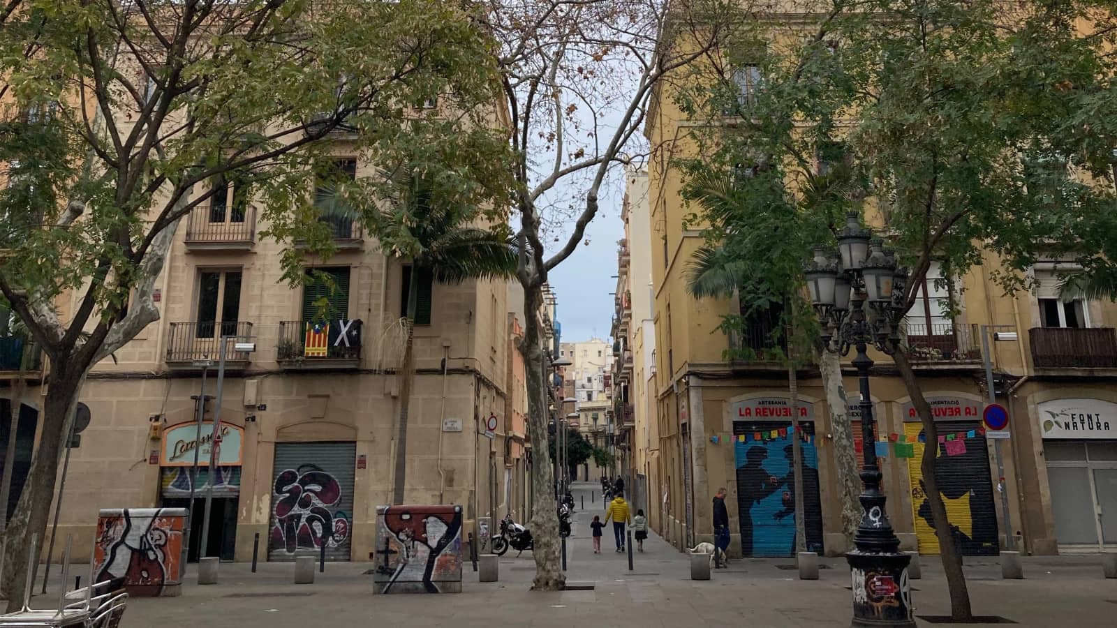 Paseos al atardecer: Sants + tomar 🍷en una antigua bodega