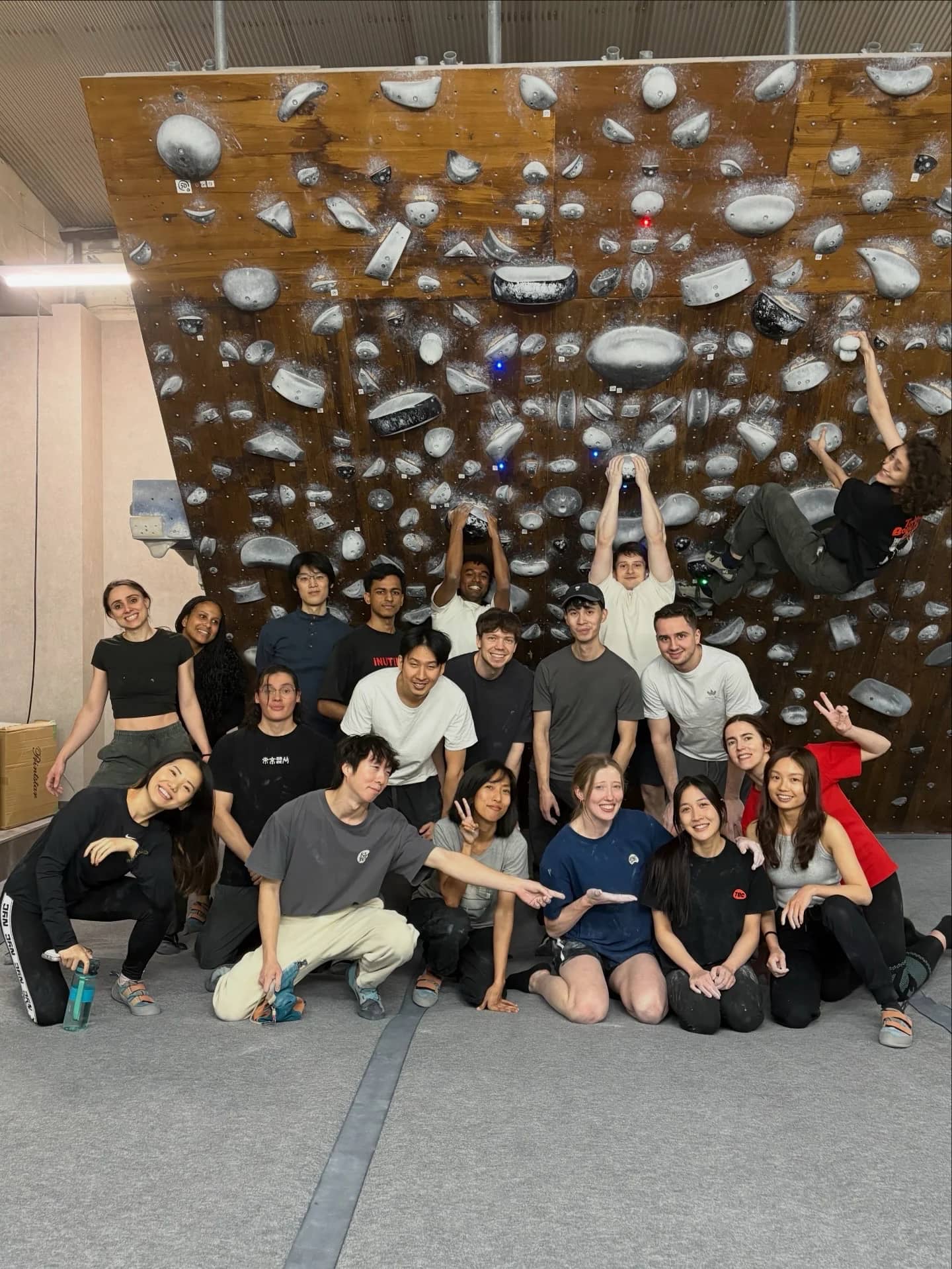 💛 Bouldering @ Rocky Shinjuku 🔥 (Climb, Dinner, Drinks)