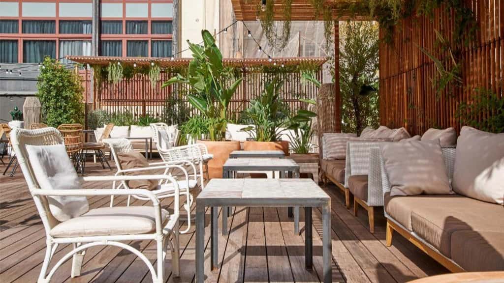 Barcelona Entrepreneurs β’ Friday Meetup (terrace open)
