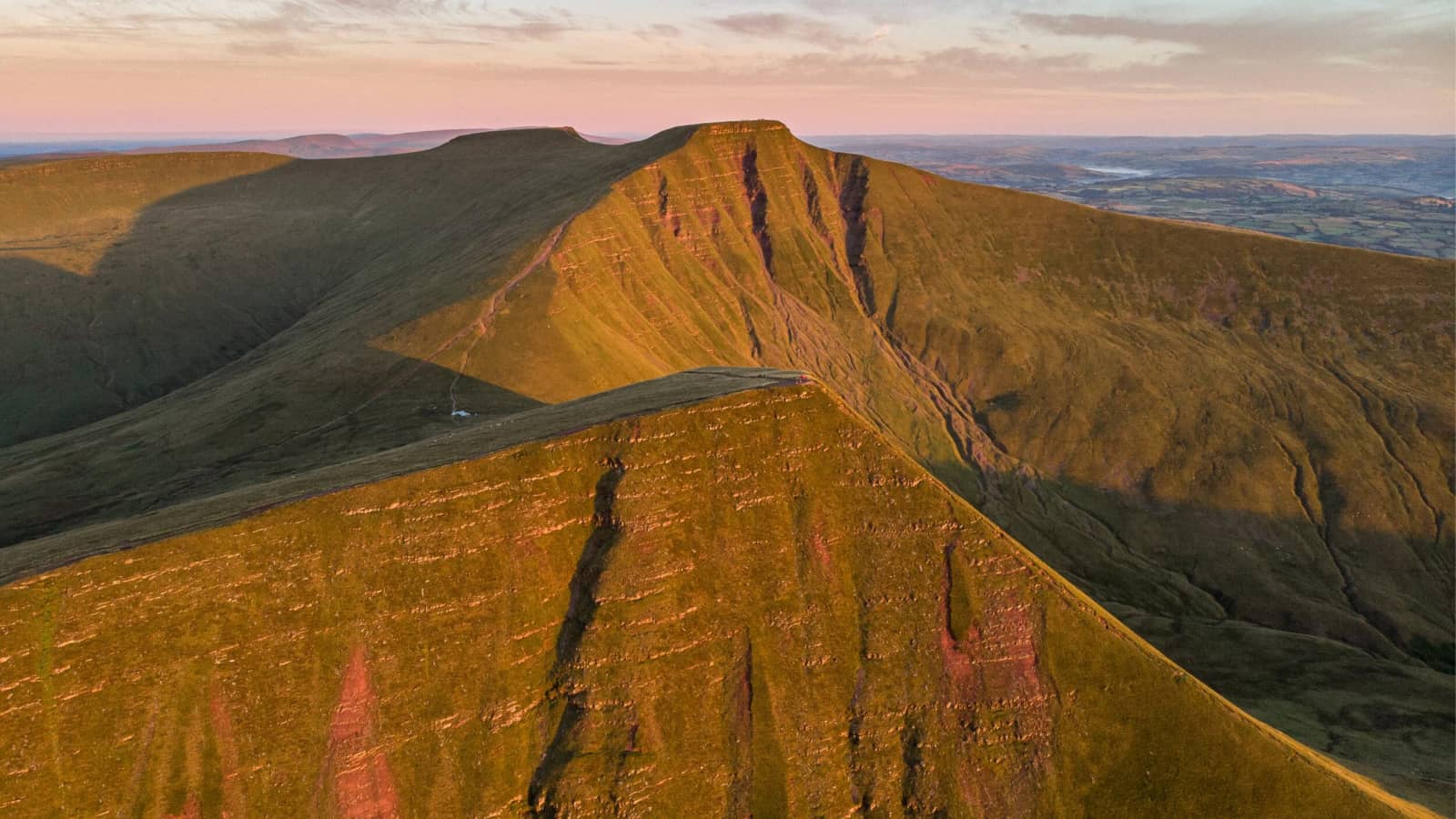 ⛰️ (Rare Trip) Brecon Beacons, Wales – Pen y Fan & Walk Behind a Waterfall