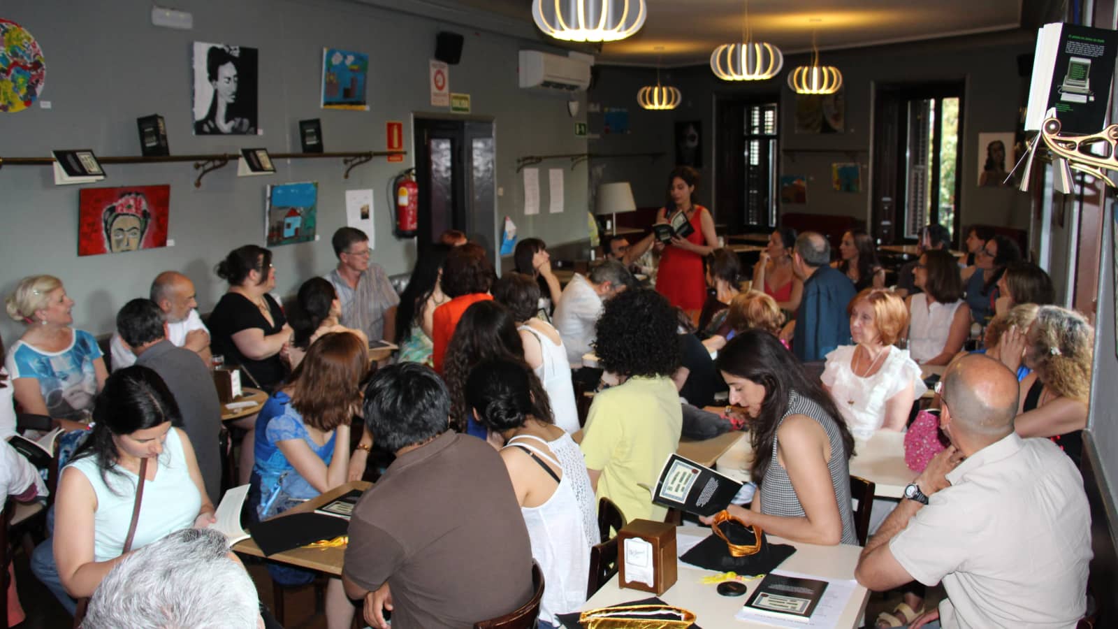 Clase Abierta de Taller de Poesía y Escritura Creativa