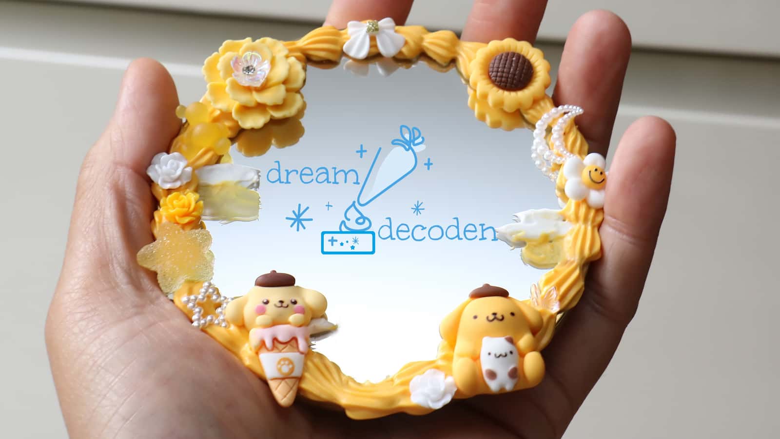 Decoden art and crafts workshop. Make cute mirrors and photoframes
