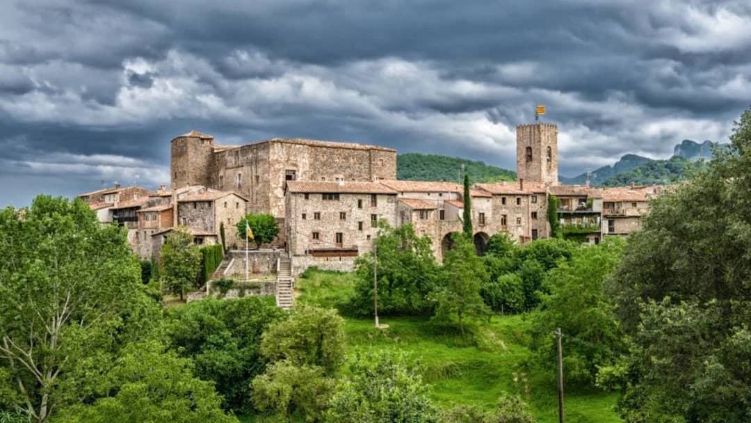Castañada en la Garrotxa: La Vall d'en Bas, la Fageda d'en Jordà y Santa Pau