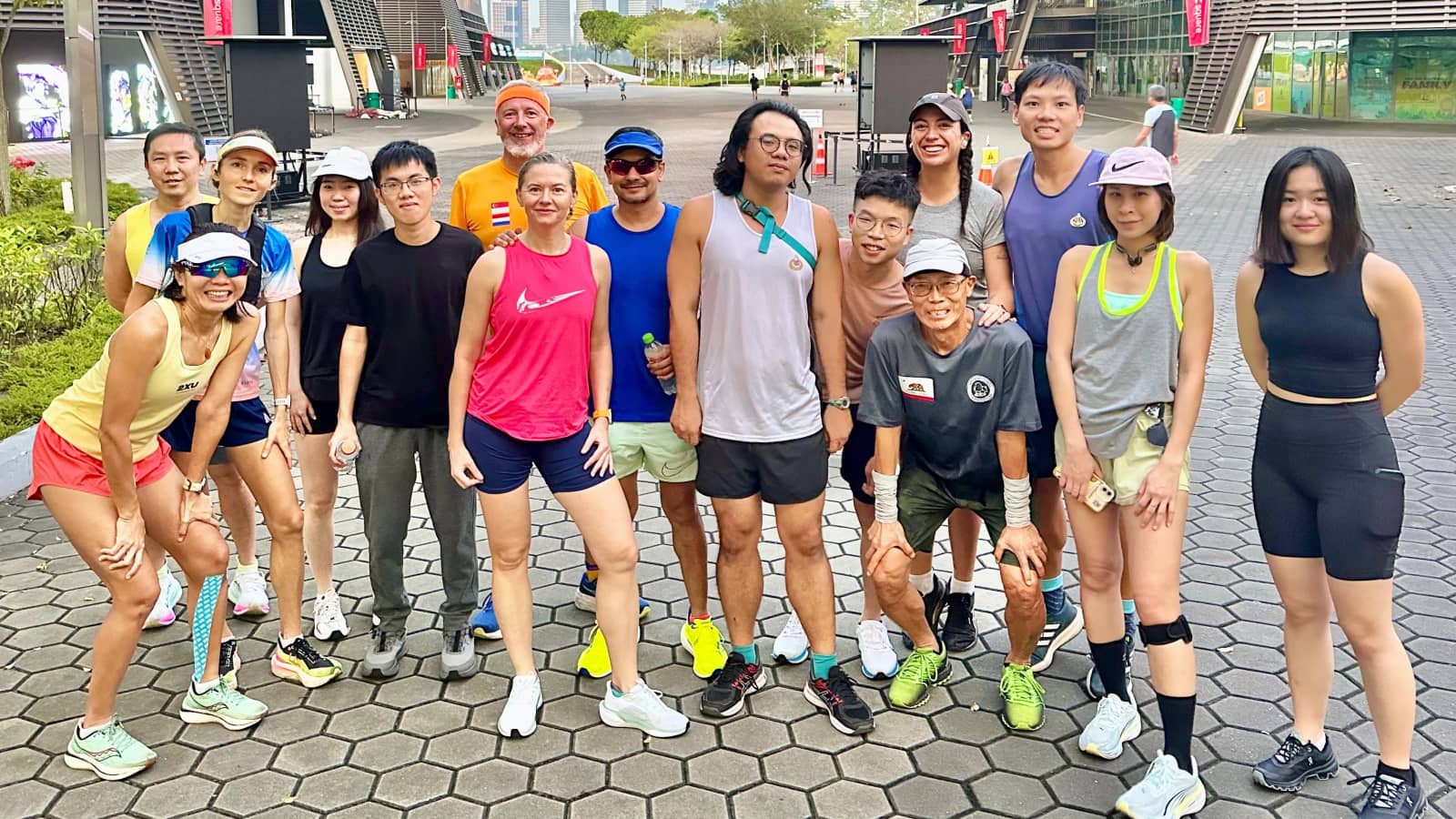 Social Run (Sentosa) n Brekkie. Make new friends from an int'l run n social grp!