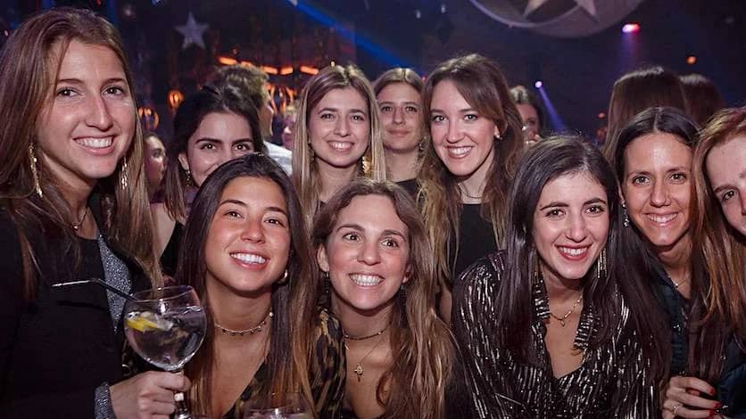 LANGUAGE EXCHANGE & SALSA-BACHTATA WORKSHOP + JAMBOREE DISCO (FREE)