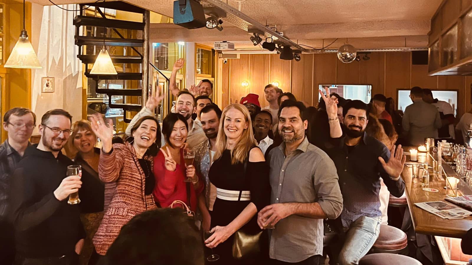 Midweek Crisis Drinks 🍹 Meet Fellow Expats & Make Friends (Overtoom)