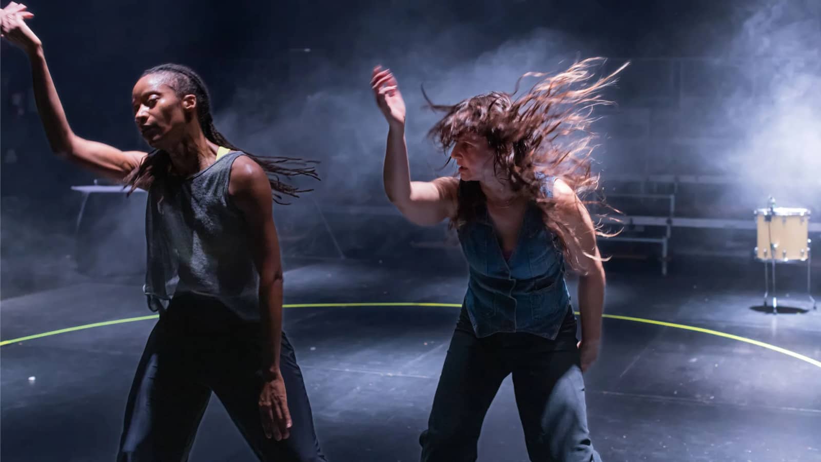 POLIANA LIMA Y YINKA ESI GRAVES «A PLACE TO DANCE»