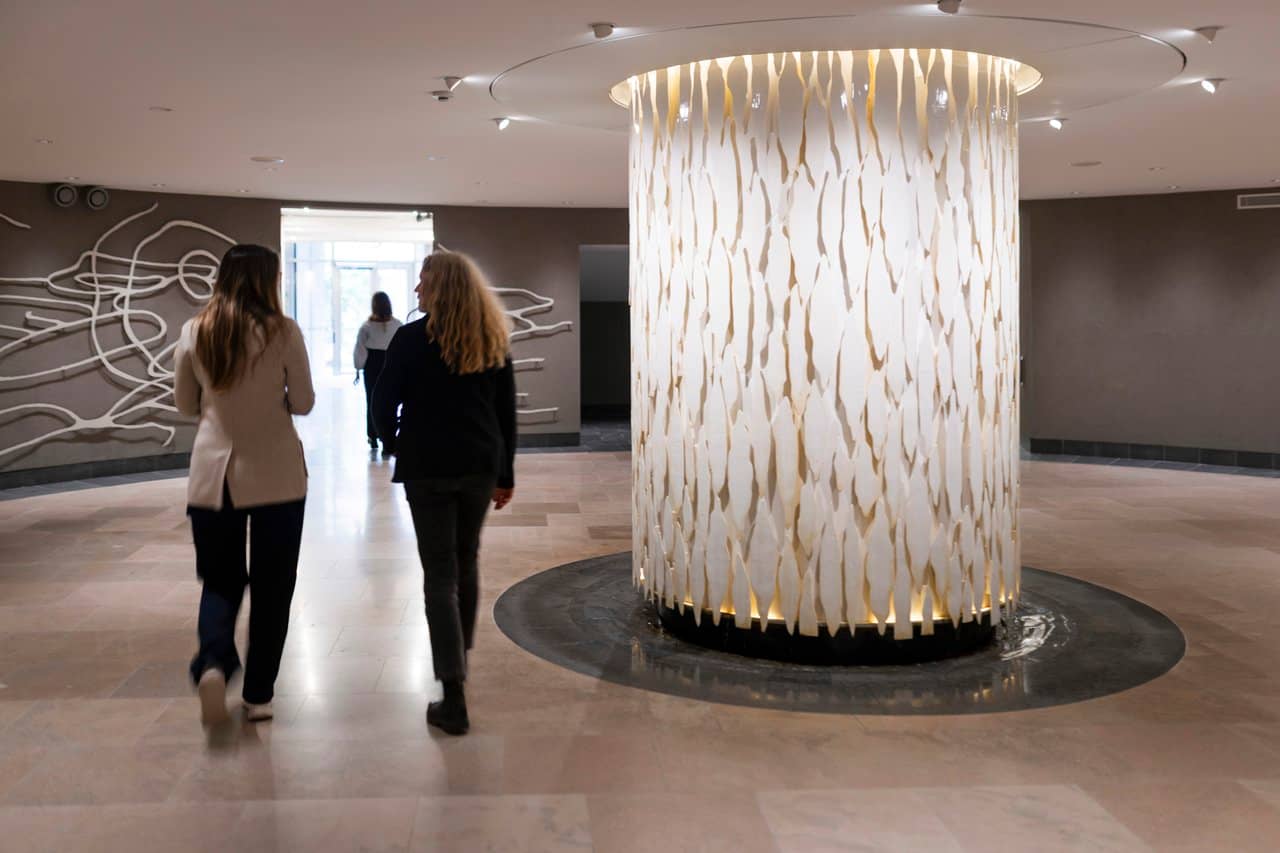 Guided tours of the art in the Riksdag (in Swedish)