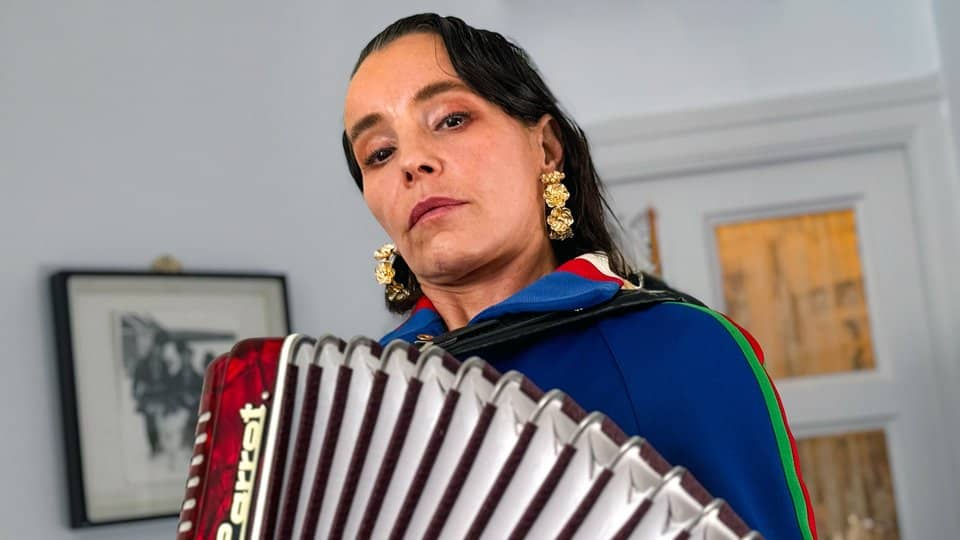 Tornedaling Minority in Stockholm feat. Lo Kauppi (in Swedish)