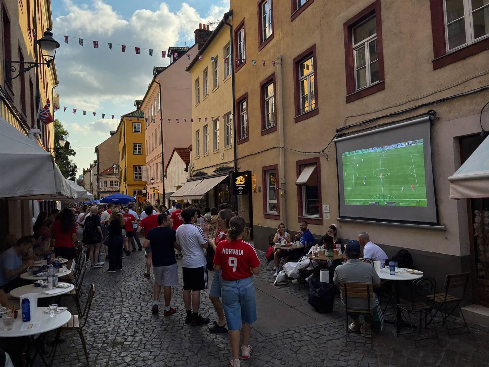 Norge - England på storskjerm